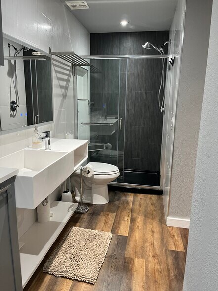 More Photos Of 18948 Tamiami Trl, Fort Myers Self Storage For Sale