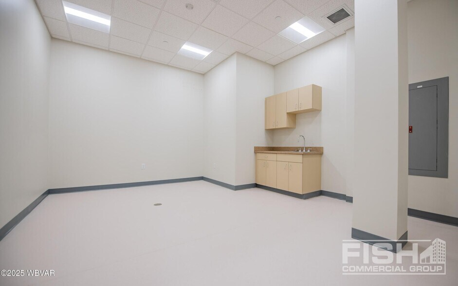 More Photos Of 330 Pine St, Williamsport Medical For Lease