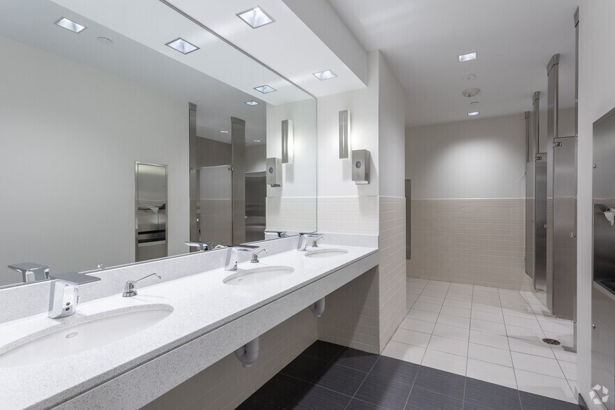 More Photos Of 1120 20th St NW, Washington Unknown For Lease