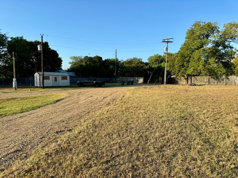 More Photos Of 133 Wheeler St, Stockdale Trailer Camper Park For Sale