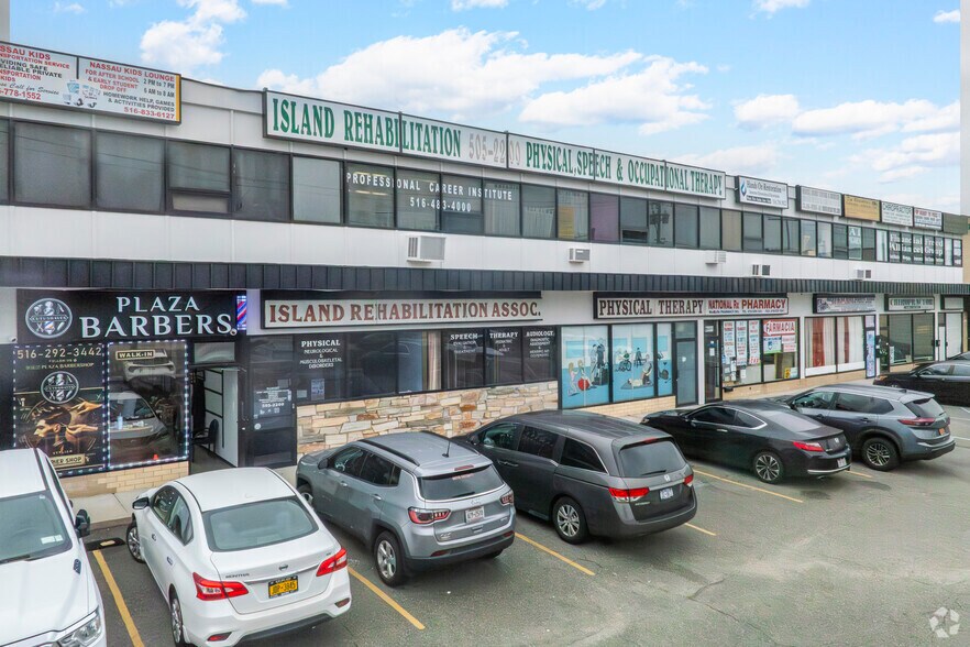 More Photos Of 300 Hempstead Tpke, West Hempstead Office For Lease