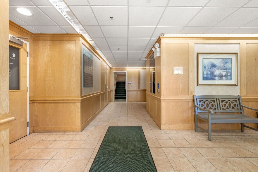 More Photos Of 95 Tremont St, Duxbury Medical For Sale