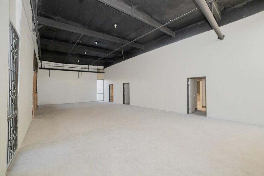 More Photos Of 15020 S Main St, Gardena Warehouse For Sale