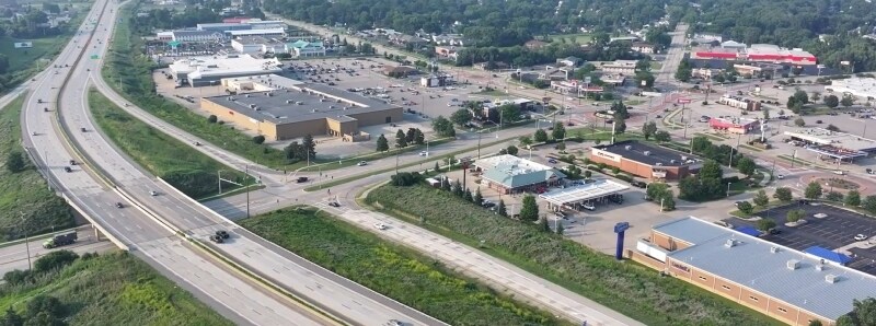More Photos Of 999 W Winneconne Ave, Neenah Freestanding For Lease