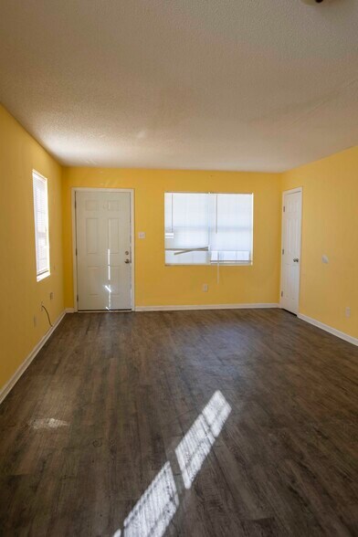 More Photos Of 1716 DuPont Ave, Memphis Apartments For Sale