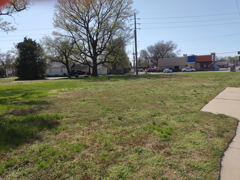 More Photos Of 1310 E Edwardsville Rd, Wood River Land For Sale