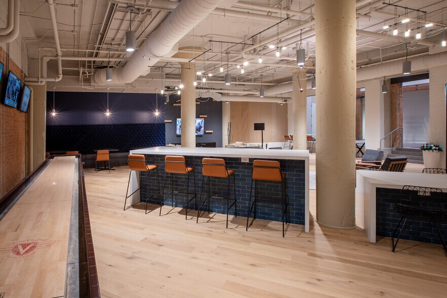 More Photos Of 1701 N Market St, Dallas Office For Lease