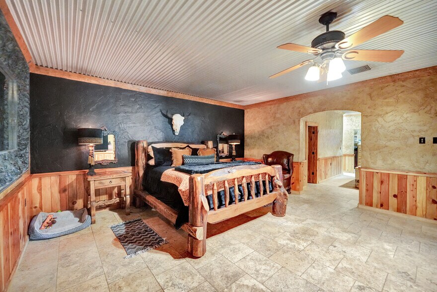 More Photos Of 2828 Interstate 20, Midland Flex For Sale