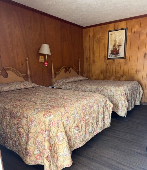 More Photos Of 1869 S Church Ave, Louisville Hotel For Sale