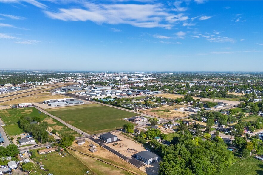 More Photos Of 80 N Happy Valley Rd, Nampa Warehouse For Sale