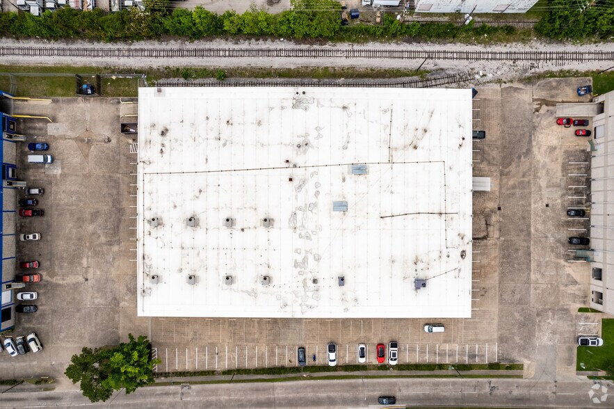 More Photos Of 4949 Blalock Rd, Houston Warehouse For Lease