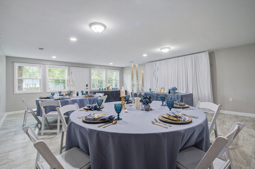 More Photos Of 500 N Pine St, Summerville Office For Sale