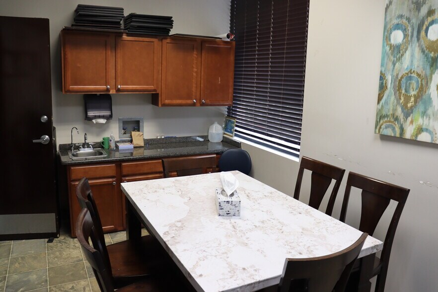 More Photos Of 1507 S Hiawassee Rd, Orlando Medical For Lease