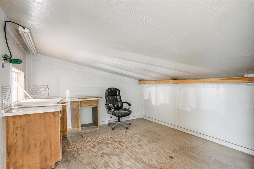 More Photos Of 640 E Highway 199, Springtown Warehouse For Lease
