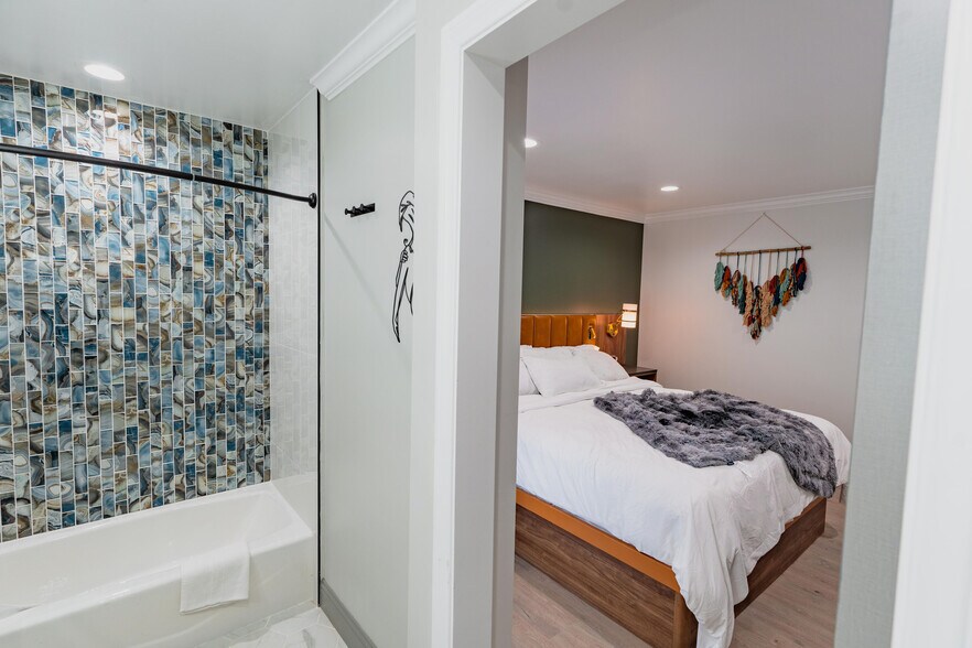 More Photos Of 1107 N Broadway, Santa Maria Hotel For Sale