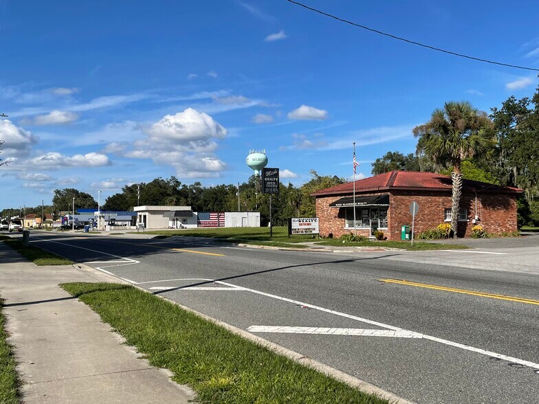 More Photos Of 267 N Market Blvd, Webster Office For Sale