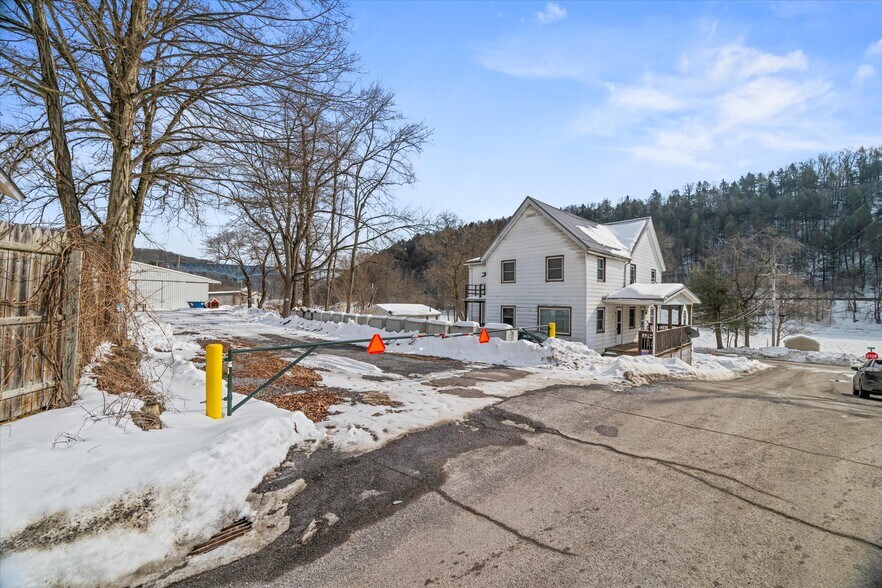 More Photos Of 309 Main St, Emlenton General Retail For Sale