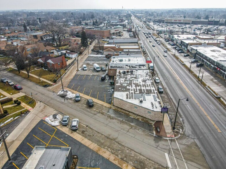 More Photos Of 8057 N Milwaukee Ave, Niles General Retail For Sale