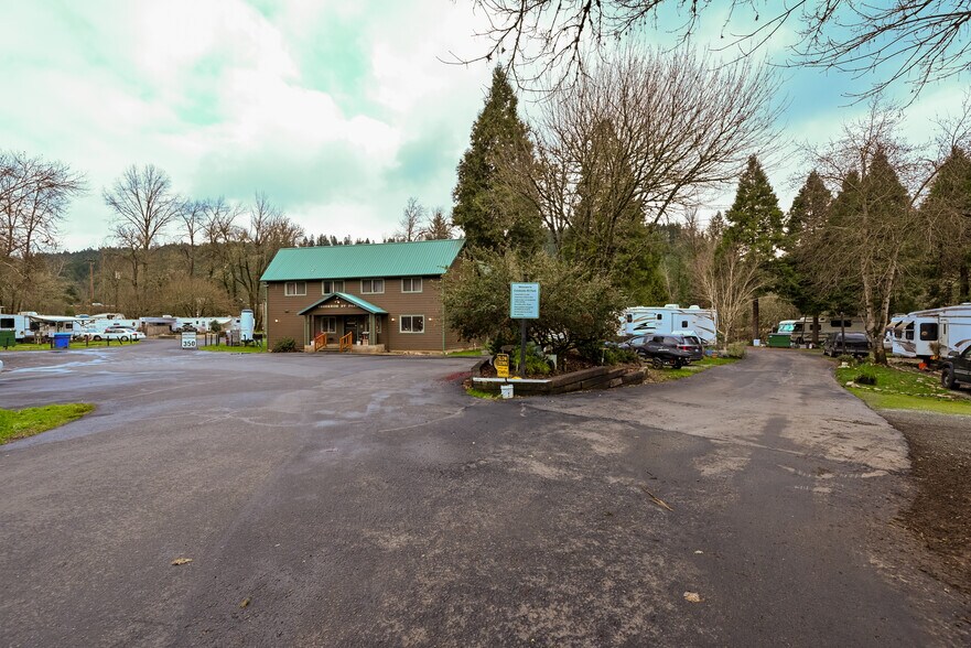 More Photos Of 999 Old Highway 99, Wolf Creek Specialty For Sale