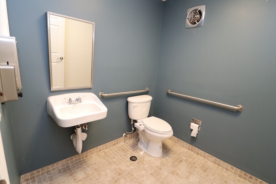 More Photos Of 6731-6765 Sunset Strip, Sunrise General Retail For Sale