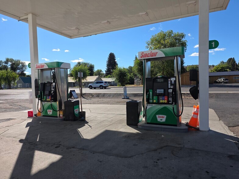 More Photos Of 103 US-20, Hines General Retail For Sale