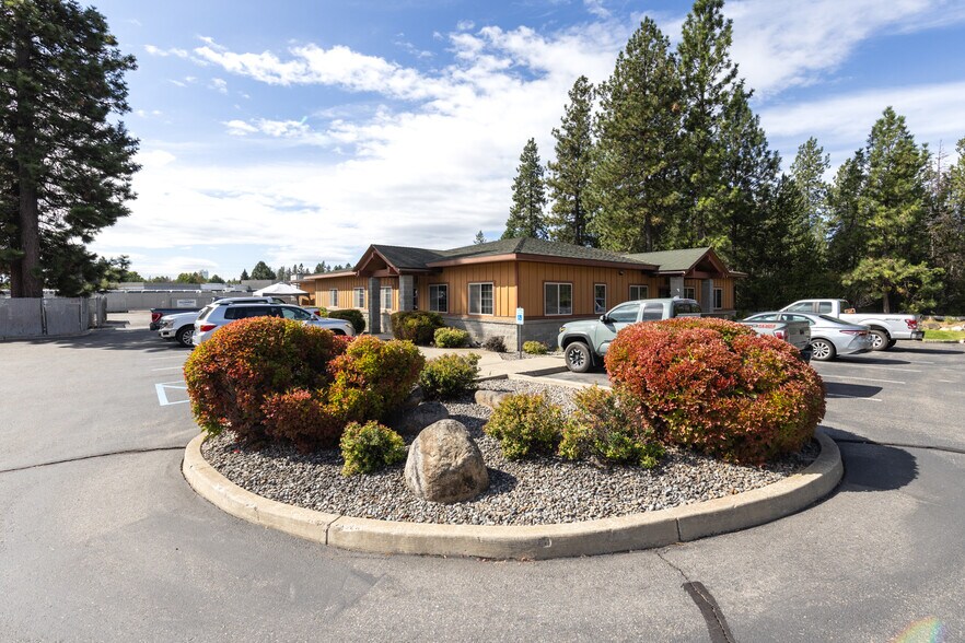 More Photos Of 690 W Capstone Ct, Hayden Office For Sale