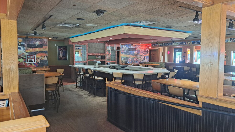More Photos Of 298 Southhall Ln, Maitland Restaurant For Lease