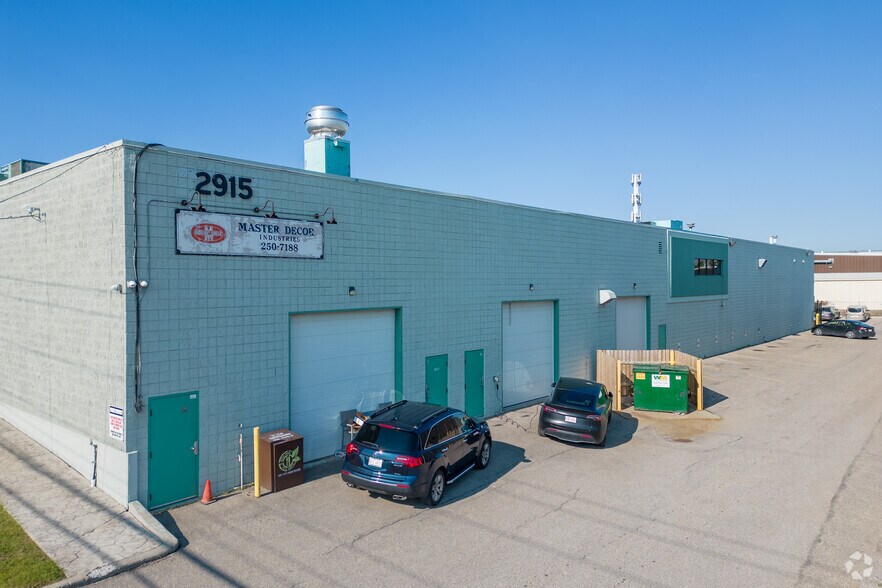 More Photos Of 2915 19th St NE, Calgary Light Distribution For Lease