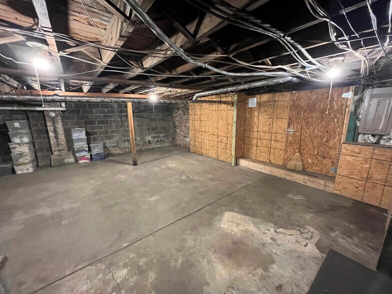 More Photos Of 721 Caroline St, Fredericksburg Storefront For Lease