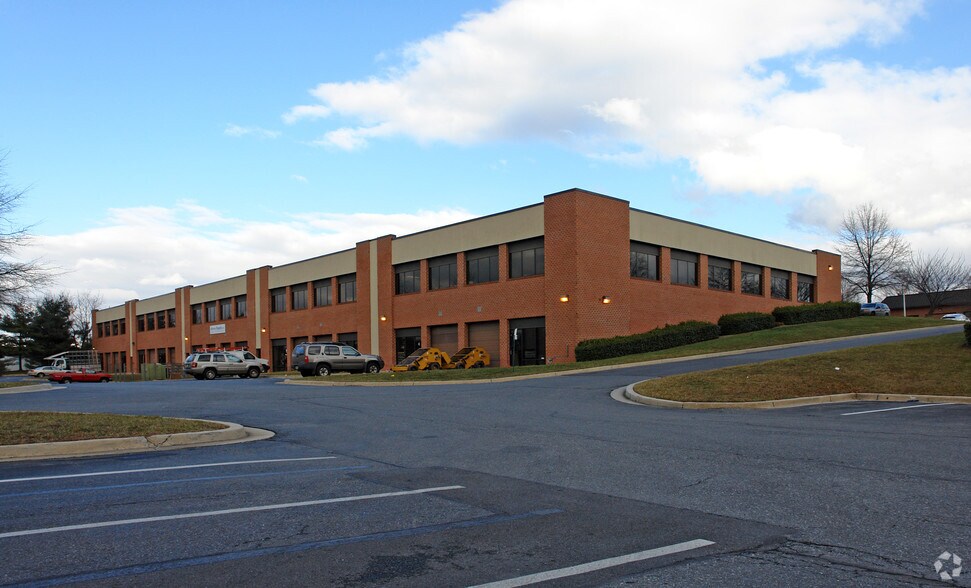 More Photos Of 220 Girard St, Gaithersburg Flex For Lease