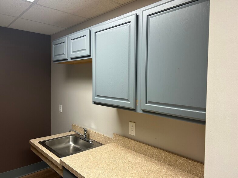 More Photos Of 375 Bay Rd, Queensbury Medical For Lease
