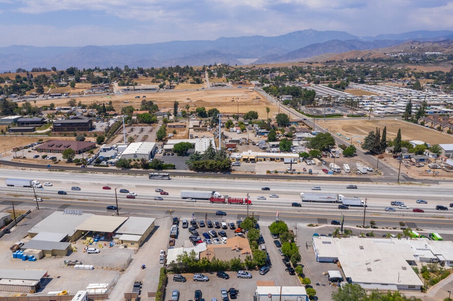 More Photos Of 31631 Outer Highway 10, Redlands Auto Dealership For Lease