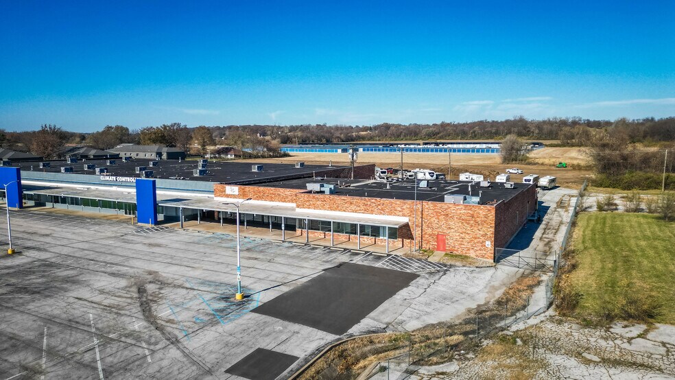 More Photos Of 1401 Vaughn Rd, Wood River Storefront For Lease