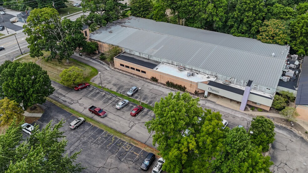 More Photos Of 5133 Darrow Rd, Hudson Health Club For Sale