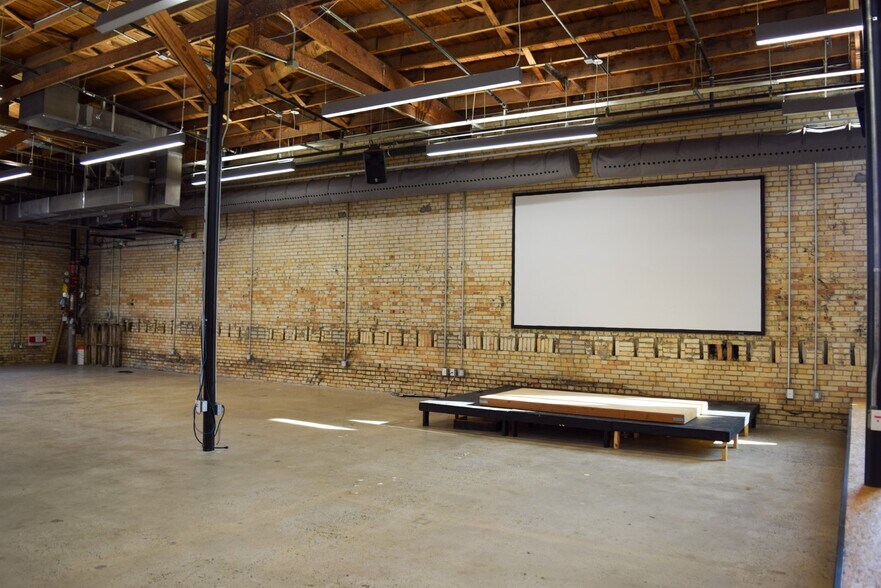More Photos Of 201 E Broadway St, North Little Rock Freestanding For Lease