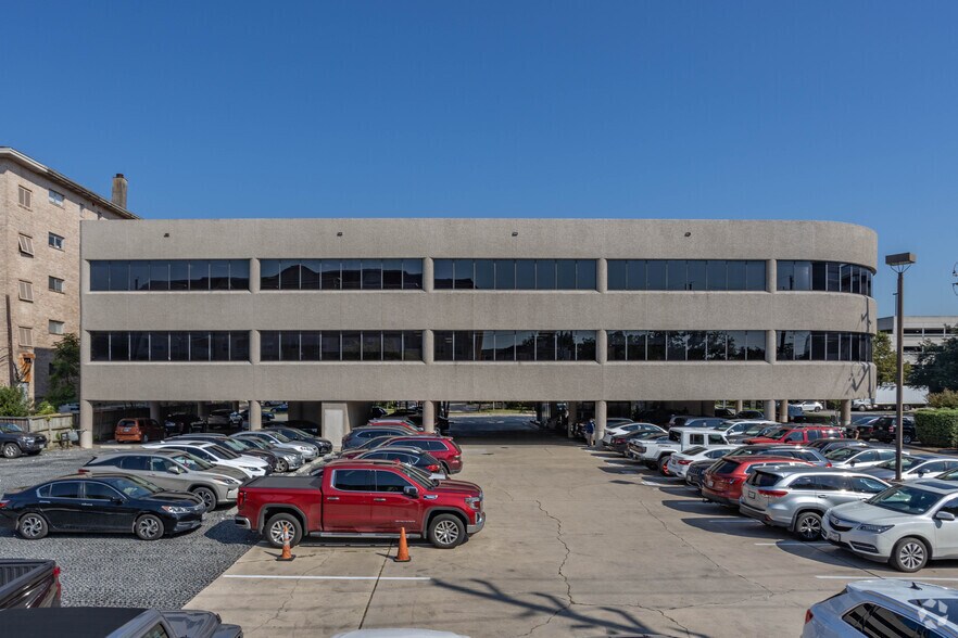 More Photos Of 2201 W Holcombe Blvd, Houston Medical For Lease