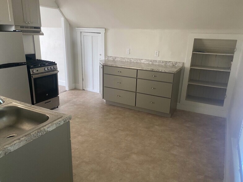 More Photos Of 194 Charlotte St, Rochester Apartments For Sale