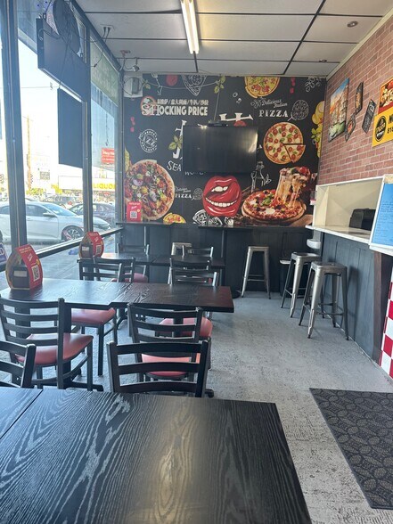 More Photos Of 8235-8239 Tampa Ave, Reseda Freestanding For Lease