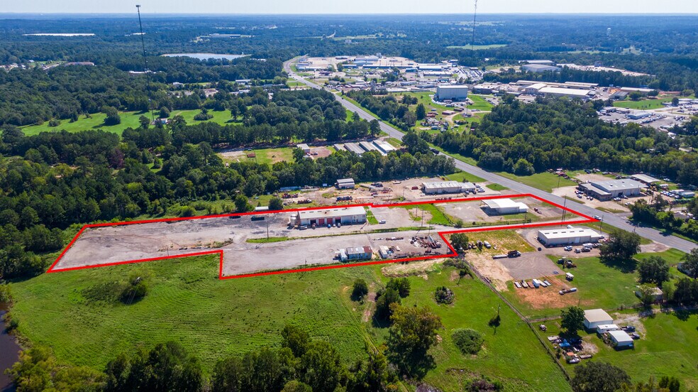 More Photos Of 2103 E SH 31, Kilgore Warehouse For Lease