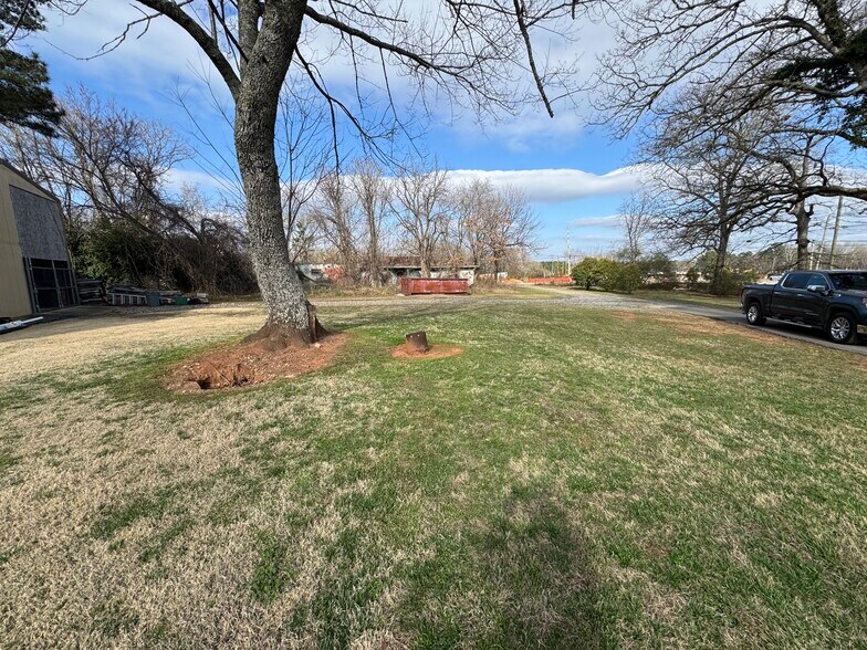 More Photos Of 5190 Piney Grove Rd, Cumming Office Residential For Lease