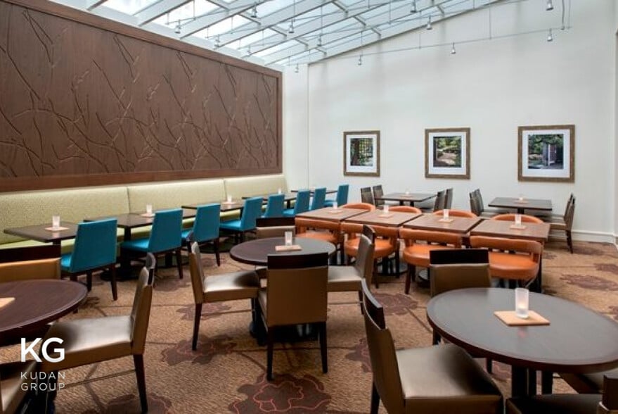 More Photos Of 66 E Wacker Pl, Chicago Hotel For Lease