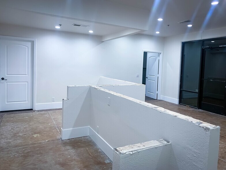 More Photos Of 3245 Swetzer Rd, Loomis Warehouse For Lease