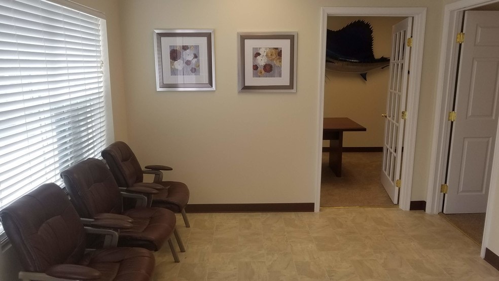 More Photos Of 559 Frost Ave, Warrenton Medical For Lease