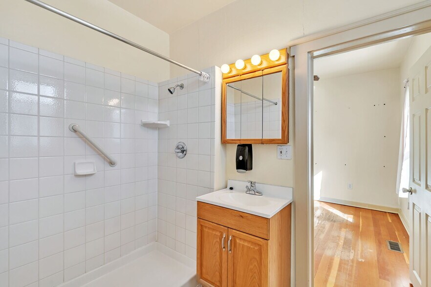 More Photos Of 2025-2027 W Colorado Ave, Colorado Springs Freestanding For Sale