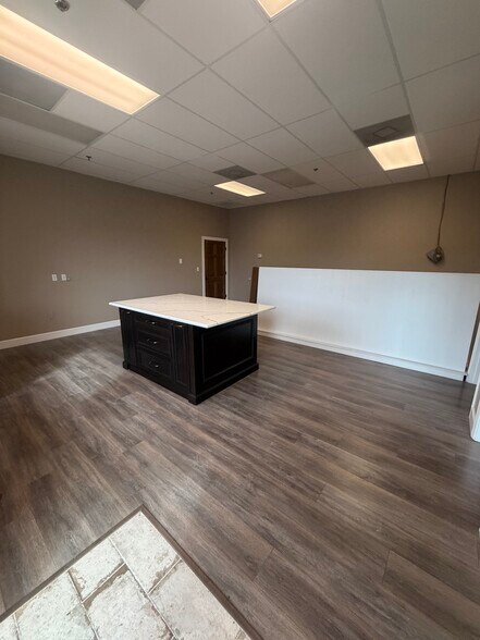 More Photos Of 910 Belle Ave, Casselberry Showroom For Sale