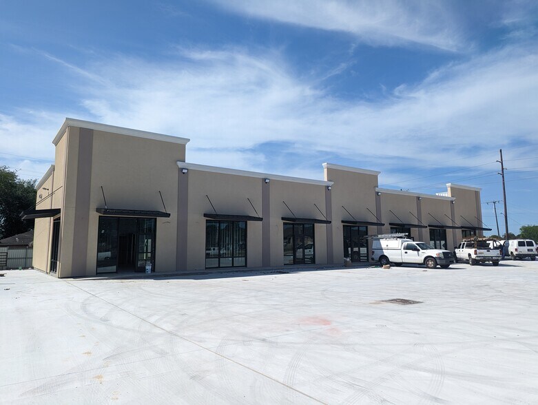More Photos Of 2302 Nall St, Port Neches Storefront For Lease