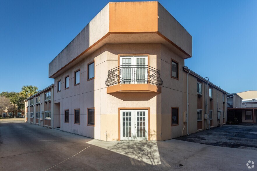 More Photos Of 3101 Sage Rd, Houston Hotel For Sale