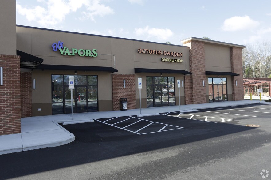 More Photos Of 58 Weaver Village Way, Weaverville Freestanding For Lease