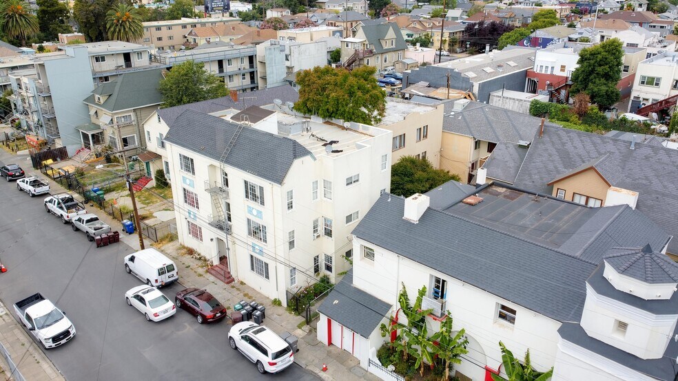 More Photos Of 3040 E 19th St, Oakland Apartments For Sale