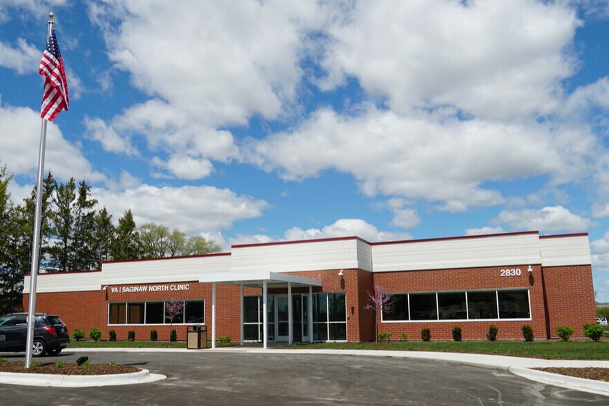 Primary Photo Of 2830 McCarty Rd, Saginaw Medical For Sale